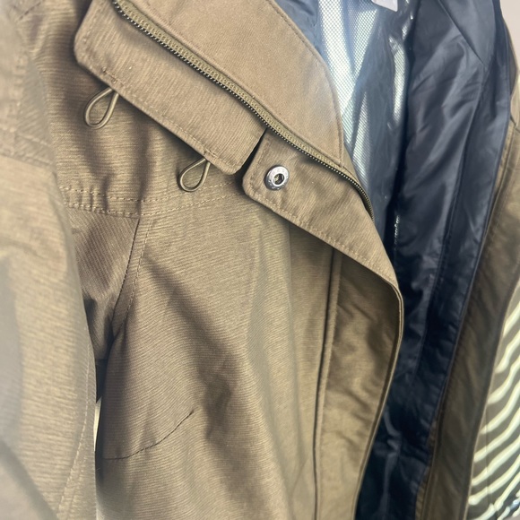 Columbia Women's Carson Pass Waterproof Insulated Interchange Jacket - Picture 8 of 15